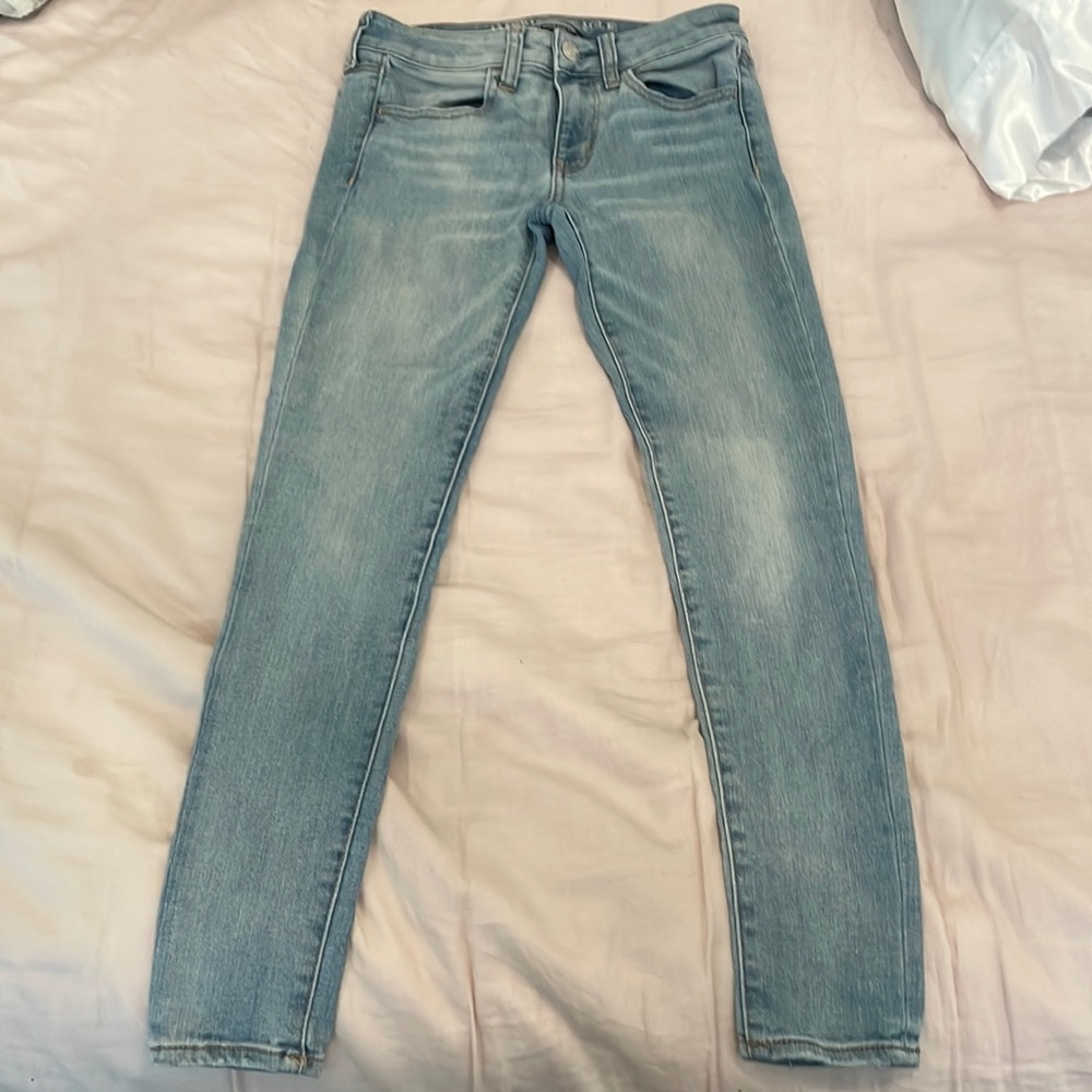 American Eagle Super Super Stretch size 2 short Jegging Blue jeans